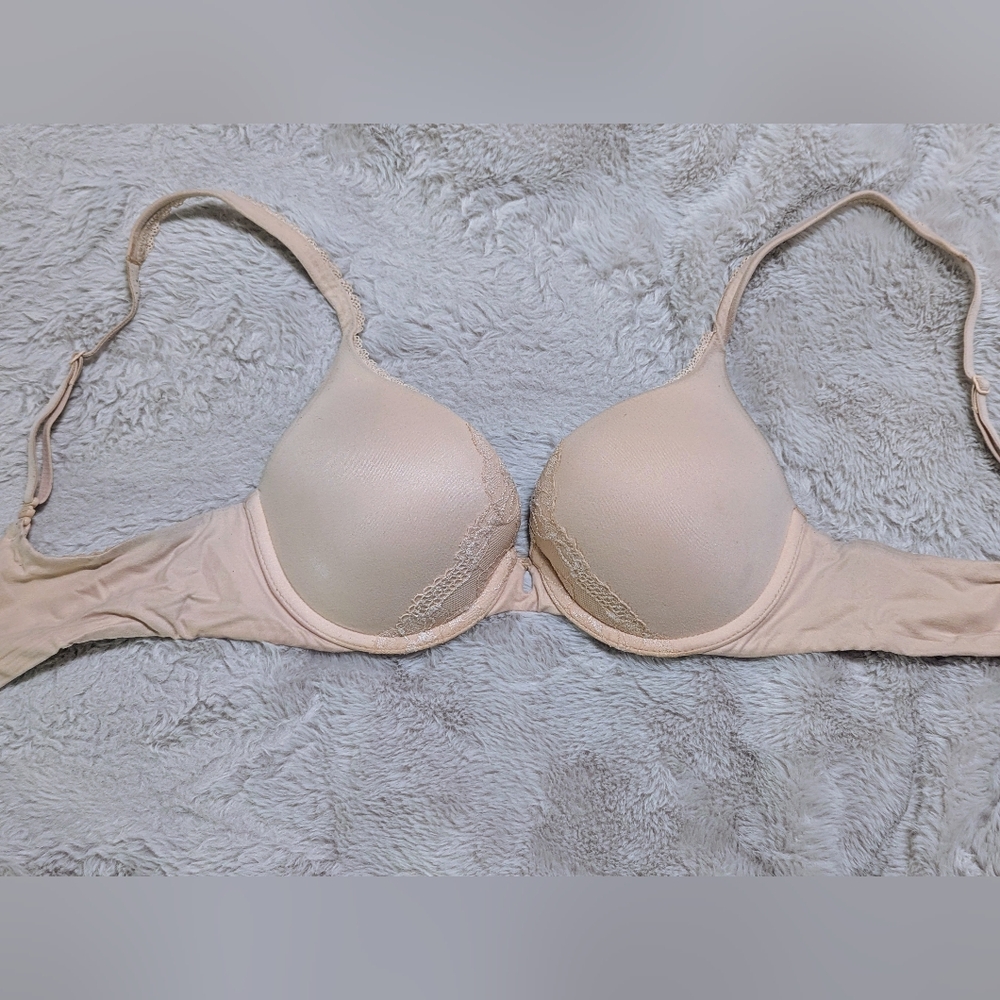 Victoria's Secret Body By Victoria Padded Perfect Coverage Nude Bra 32C
